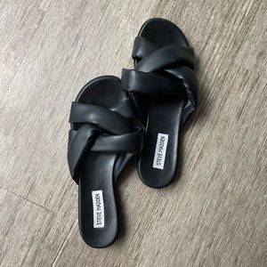 Steve Madden Puffed Braided Black Sandals